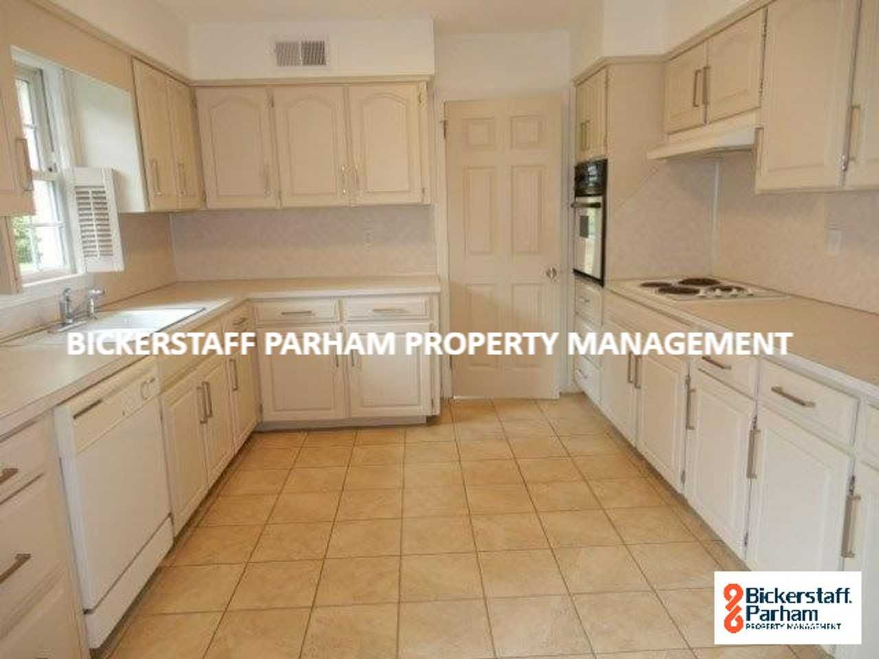 5649 Canterbury Dr - Photo 3 of 31