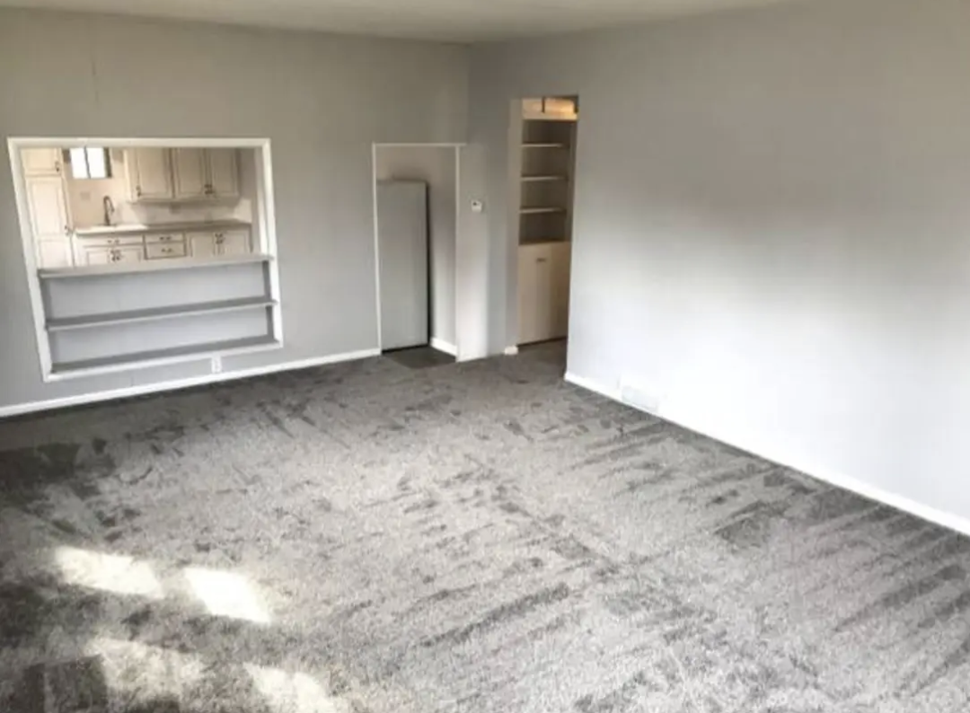 909 Columbus St - Photo 2 of 7