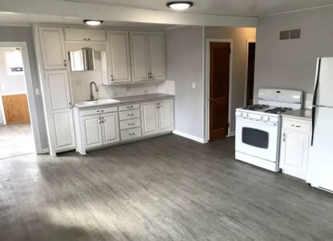 909 Columbus St - Photo 3 of 7
