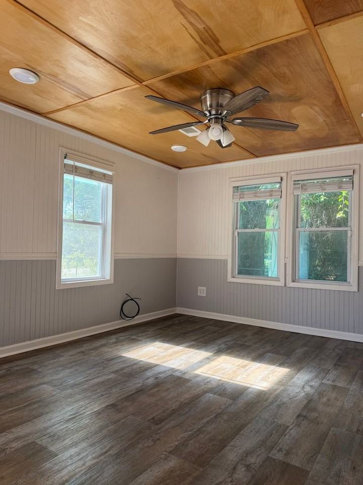 159 Circle Dr - Photo 3 of 12