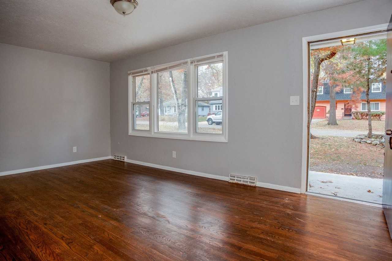 8517 E 110th Ter - Photo 4 of 21