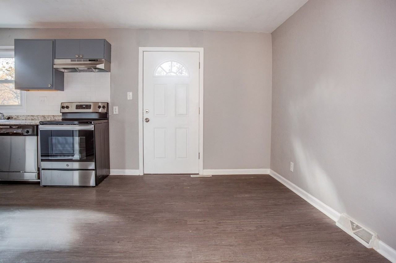 8517 E 110th Ter - Photo 6 of 21