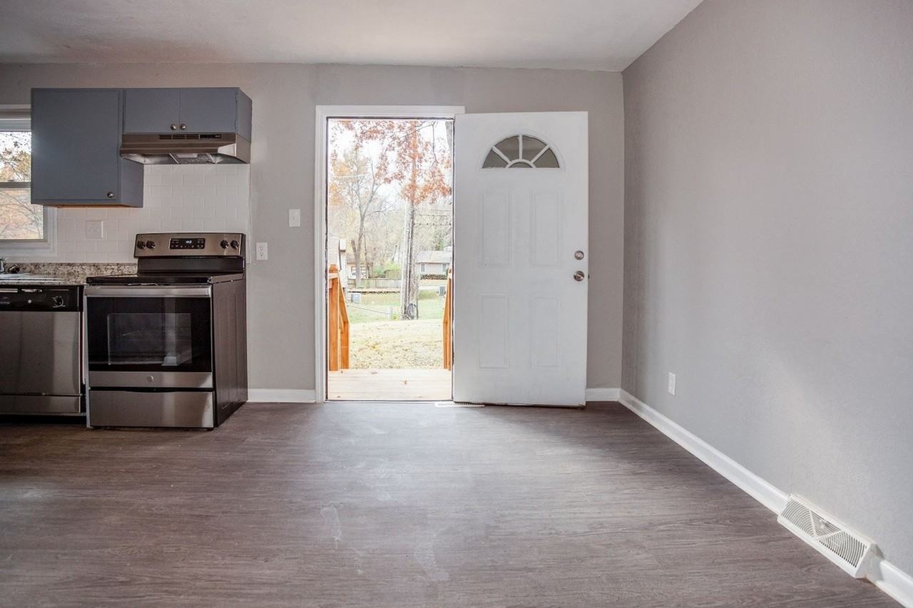 8517 E 110th Ter - Photo 7 of 21