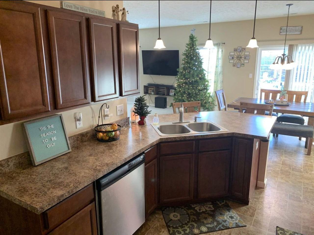 880 Belgian Ln - Photo 2 of 13