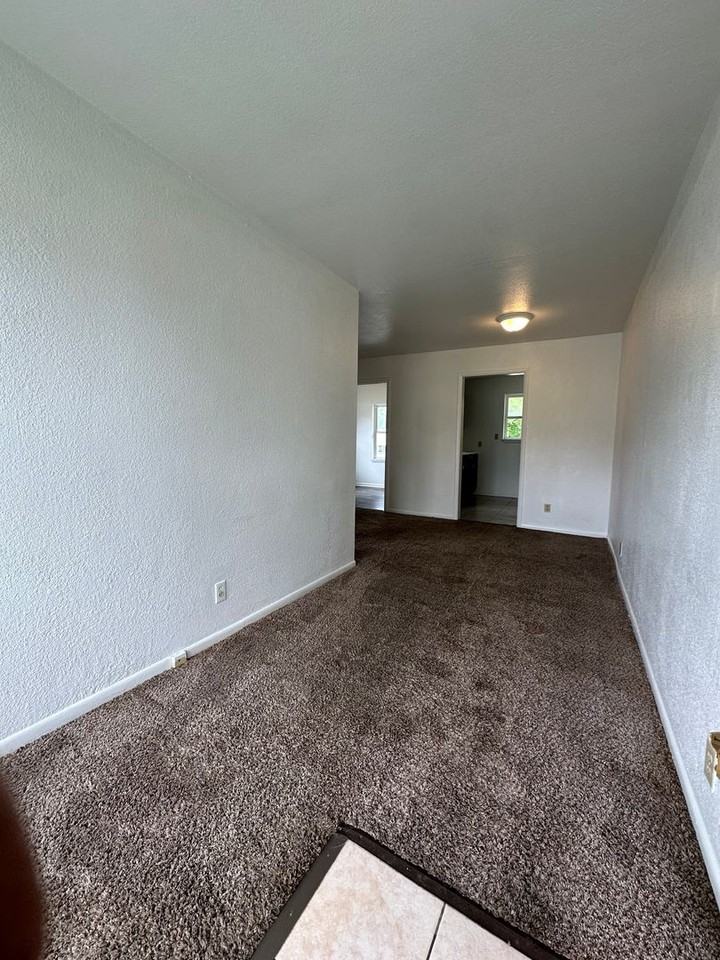 919 N Fulbright Ave - Photo 2 of 6