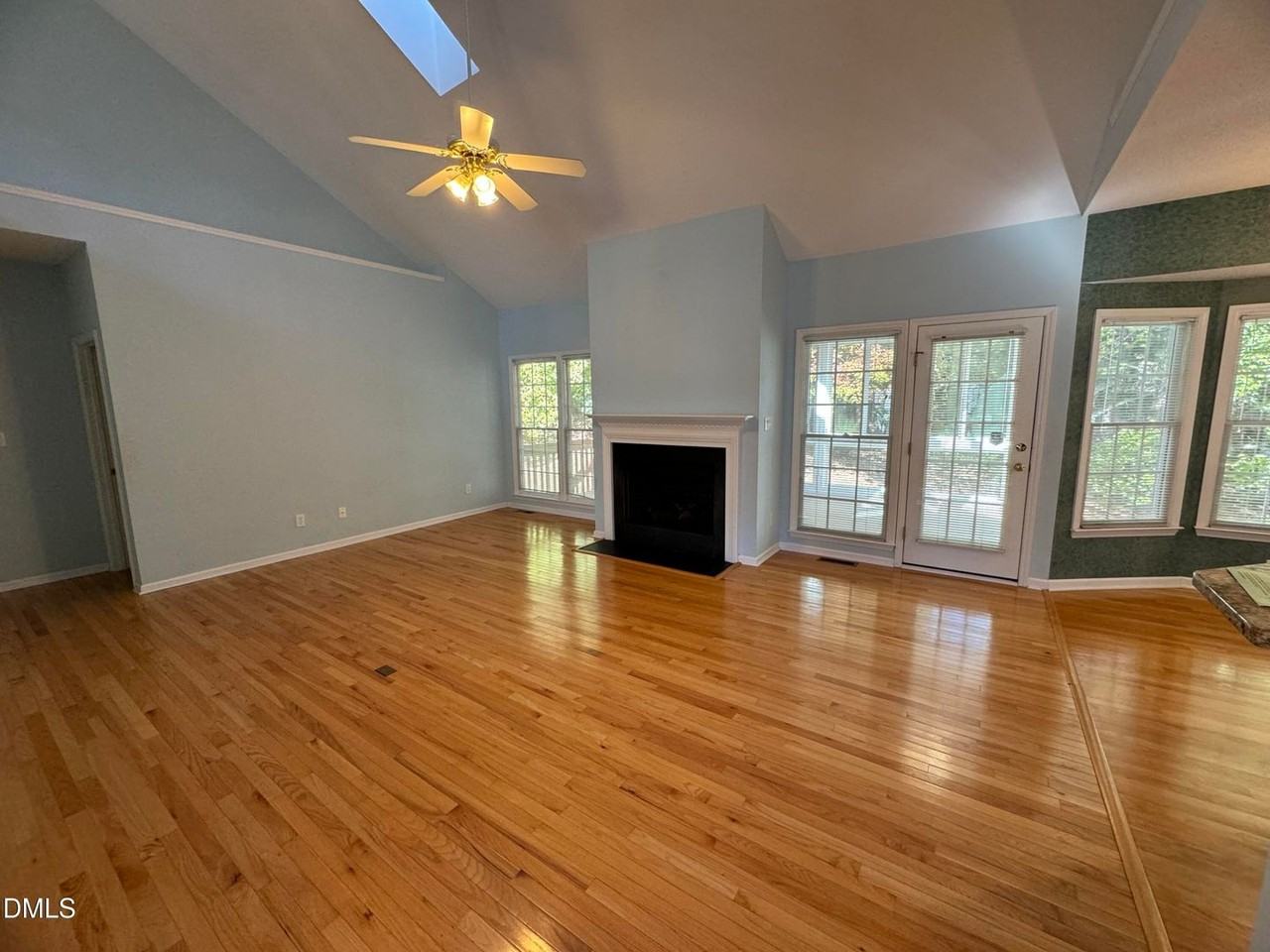 111 Ayelsford Dr - Photo 3 of 23