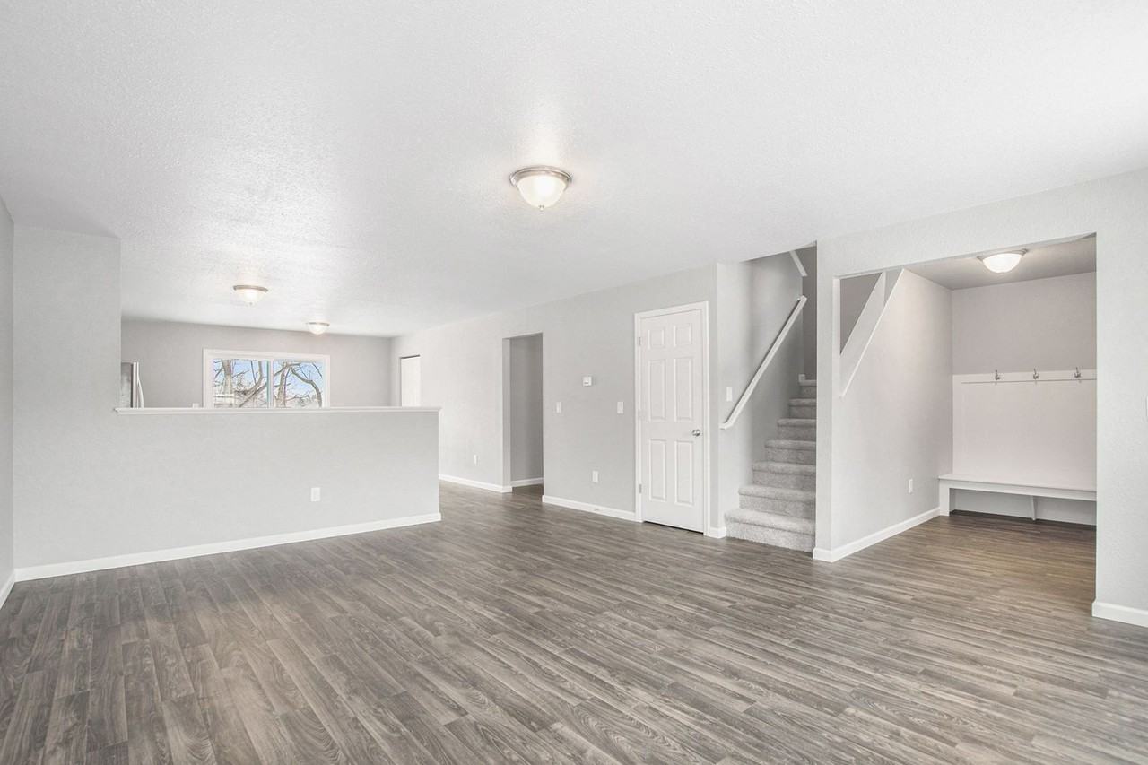 5679 Claremount St - Photo 6 of 27