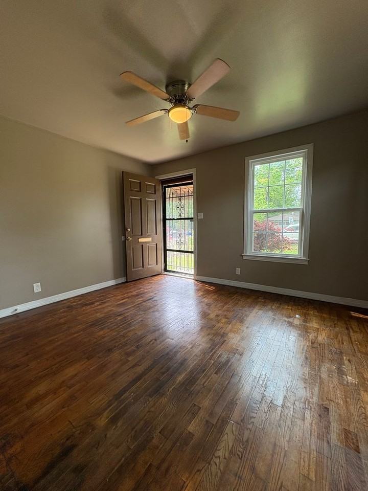 2644 Valley Ridge Rd - Photo 4 of 14