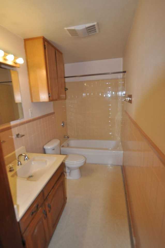 105 Cottonwood St - Photo 6 of 10