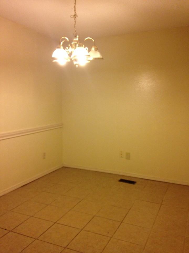 312 W Quantico St - Photo 2 of 6