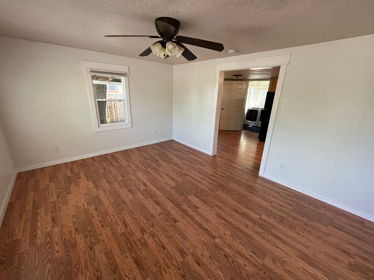 787 Nw 7th St - Photo 2 of 9