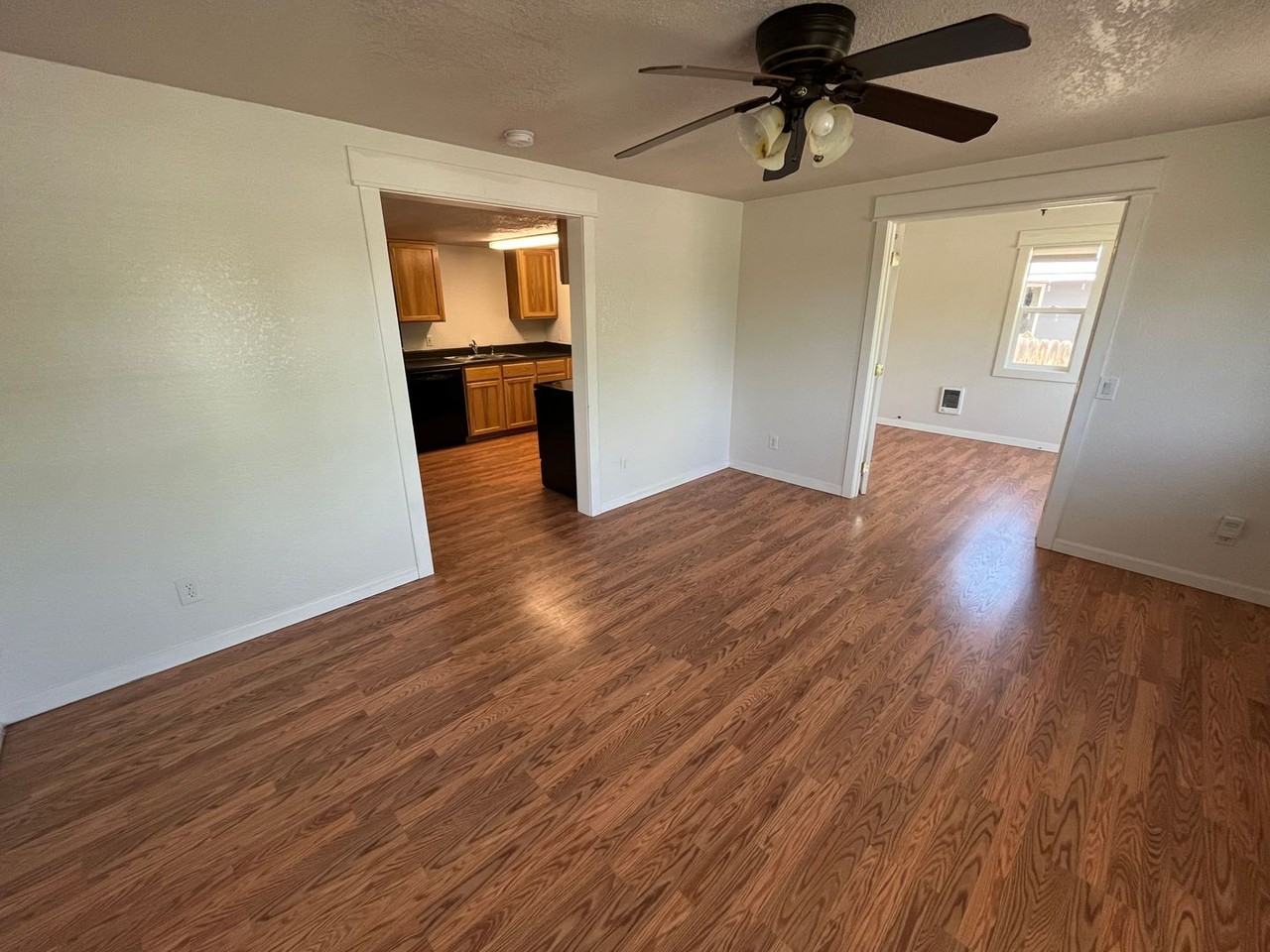 787 Nw 7th St - Photo 3 of 9