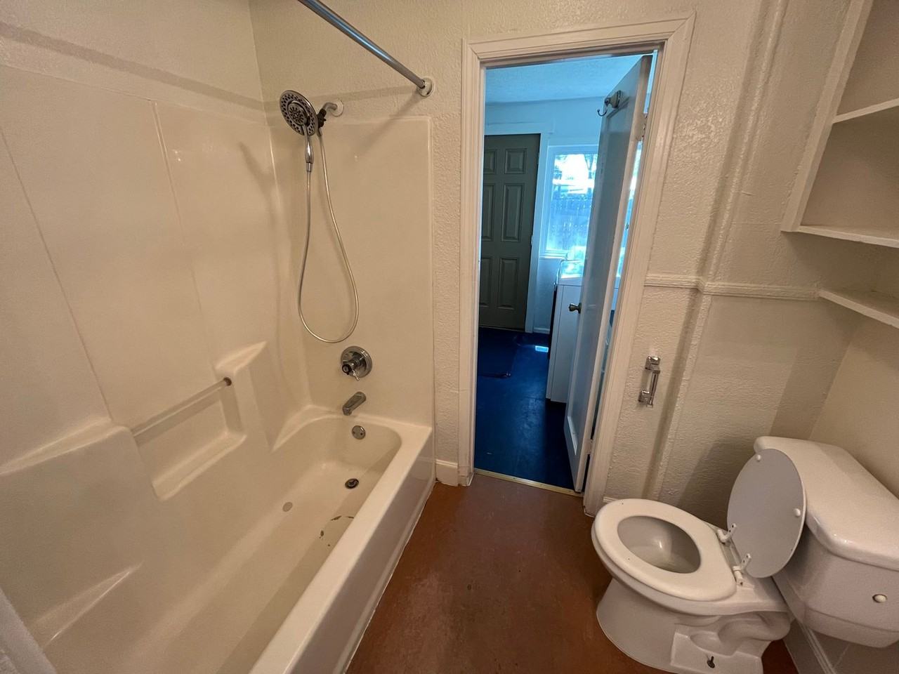 787 Nw 7th St - Photo 7 of 9