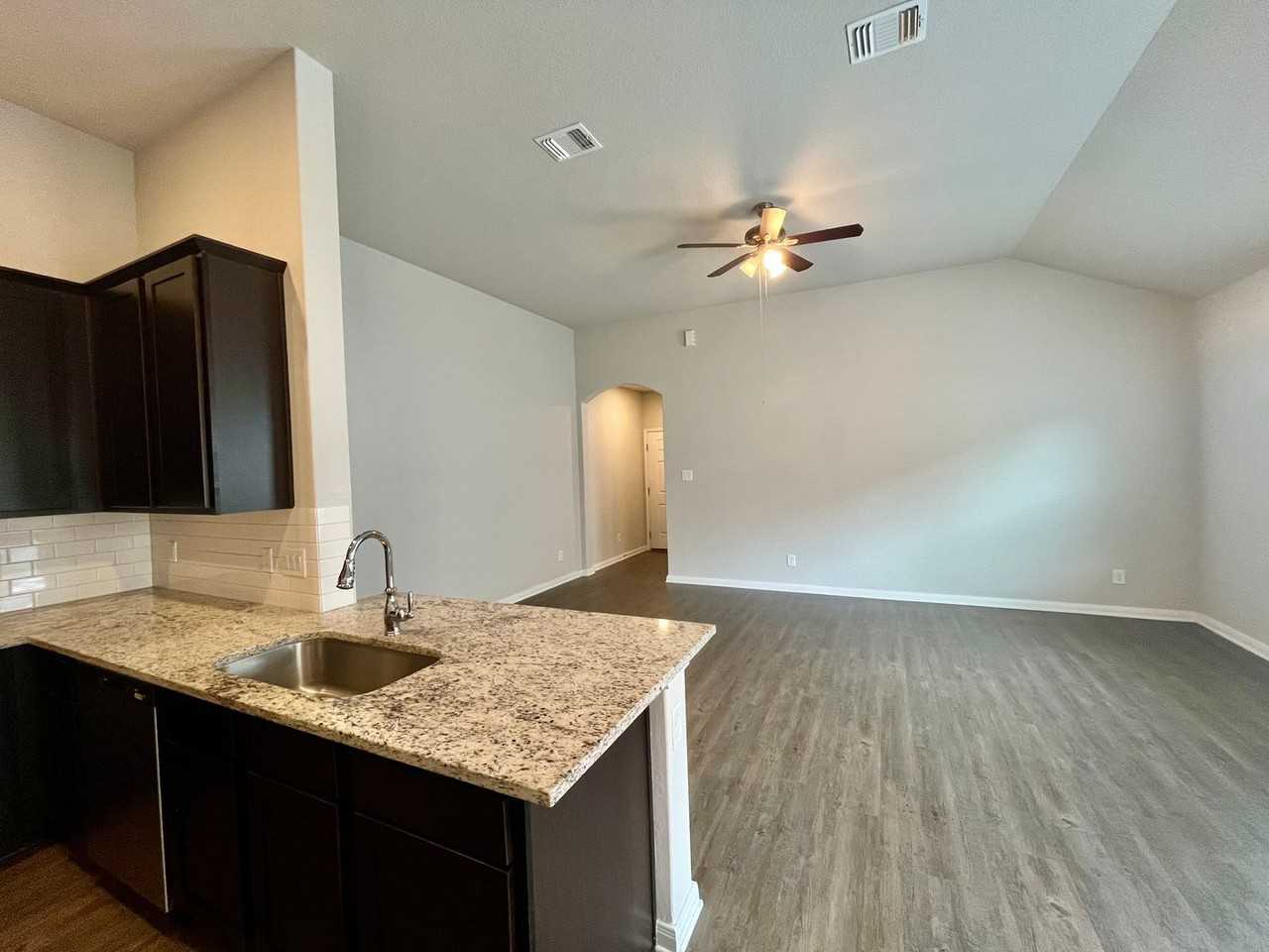 3406 Lindsay Ln - Photo 3 of 16