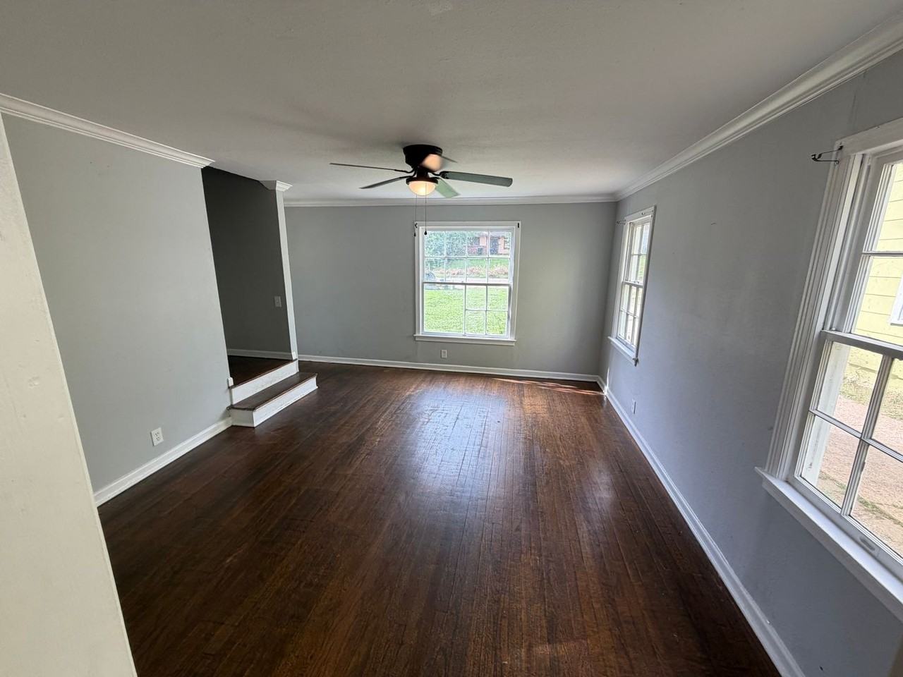 112 E Olive St - Photo 2 of 11