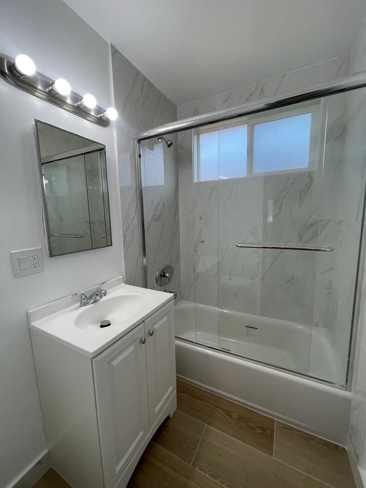 Van Ness Apartments - Photo 4 of 7