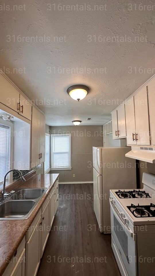 1732 N Poplar Ave - Photo 4 of 10