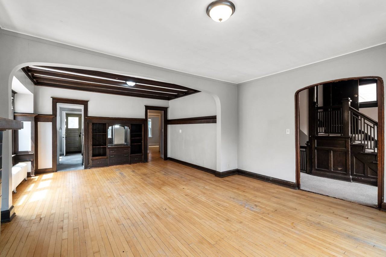 3009 N Maryland Ave - Photo 3 of 18