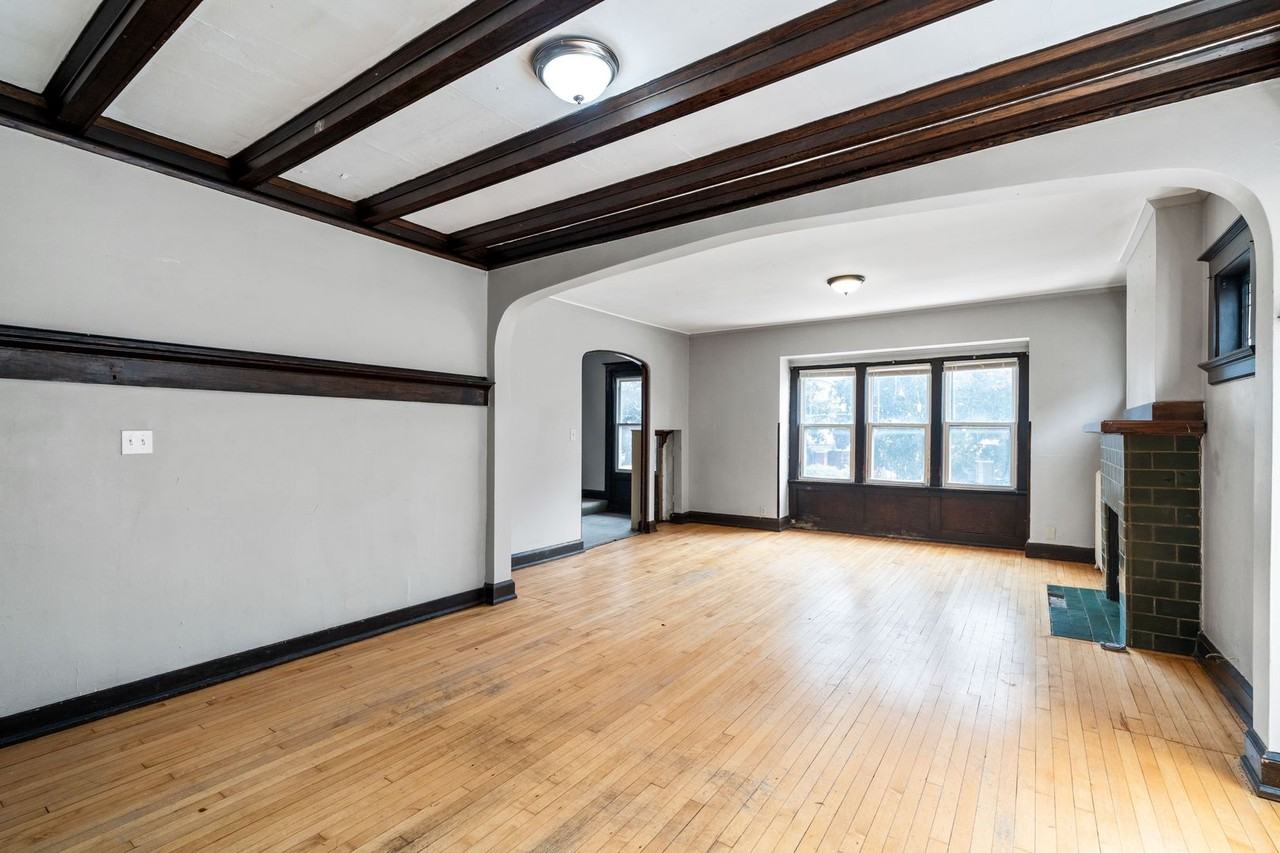 3009 N Maryland Ave - Photo 6 of 18