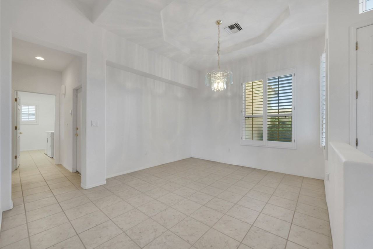 10817 Windledge Ave - Photo 5 of 20