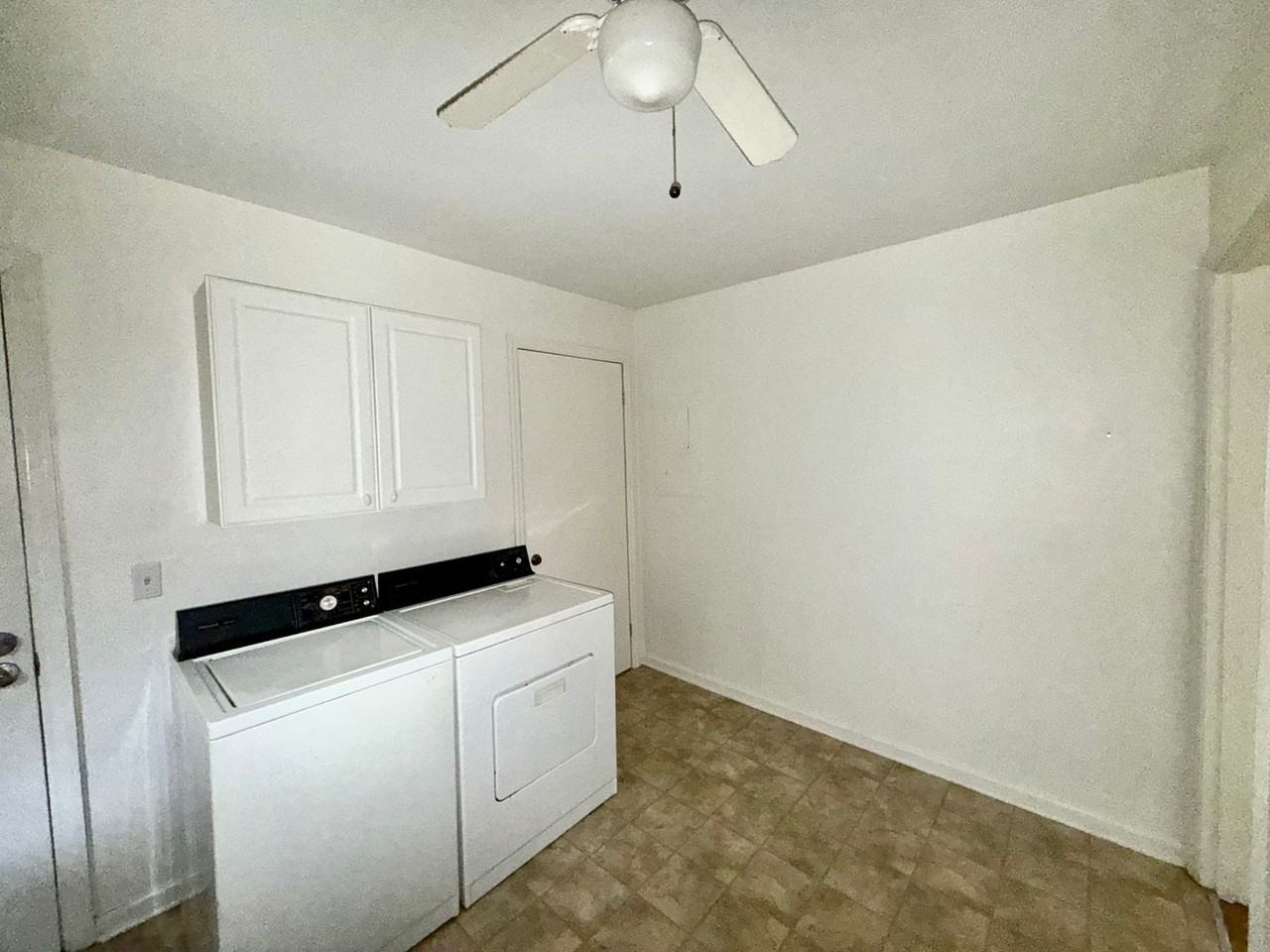 514 Ferry St Ne - Photo 7 of 7