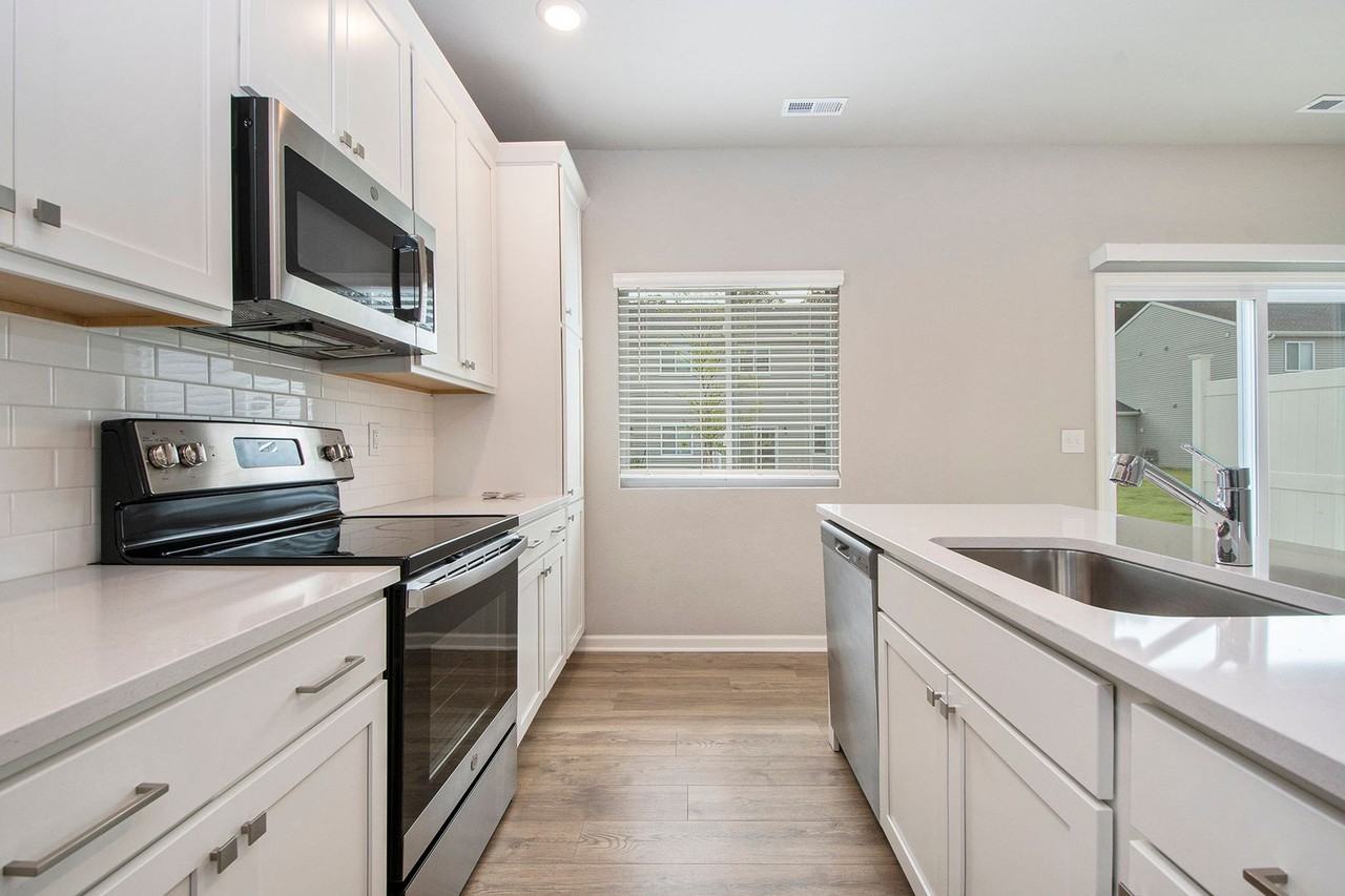 1305 Trailview Ct - Photo 3 of 50