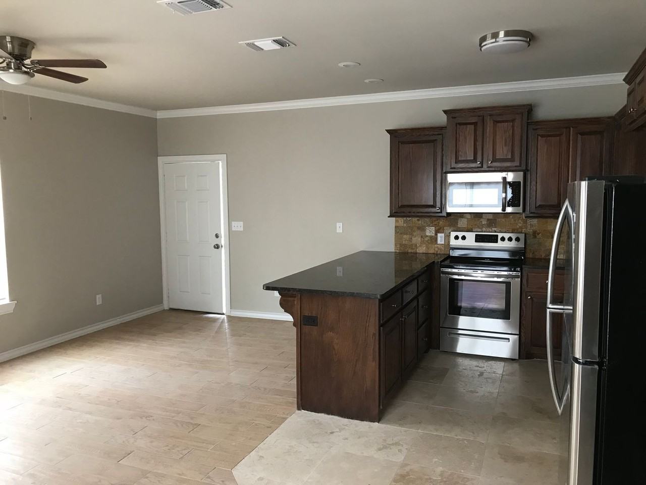 3719 22nd Pl #2 - Photo 3 of 6