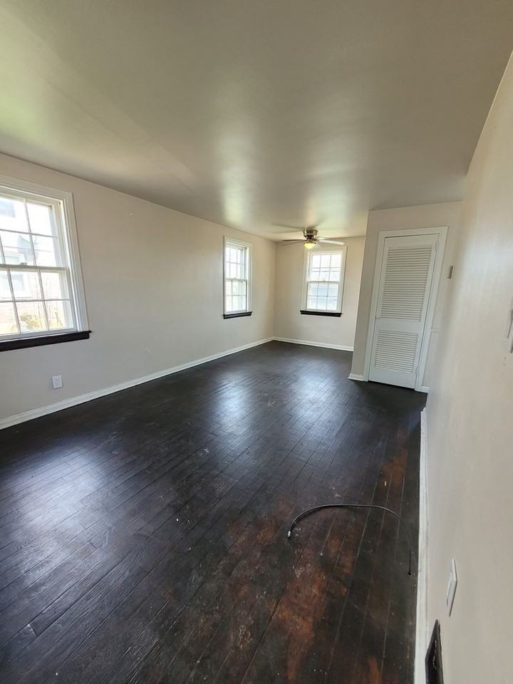 859 Tioga St - Photo 6 of 18