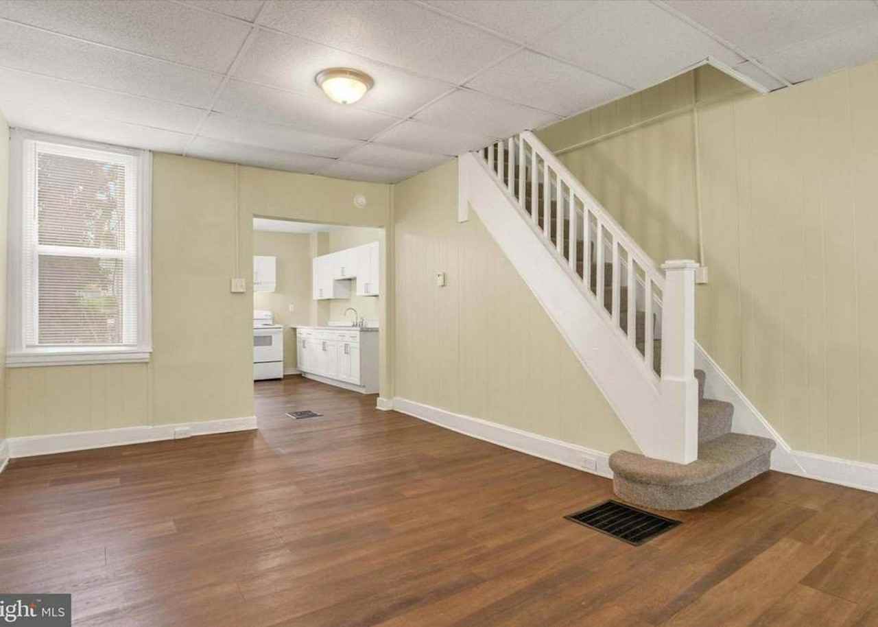 52 Balm St - Photo 3 of 17