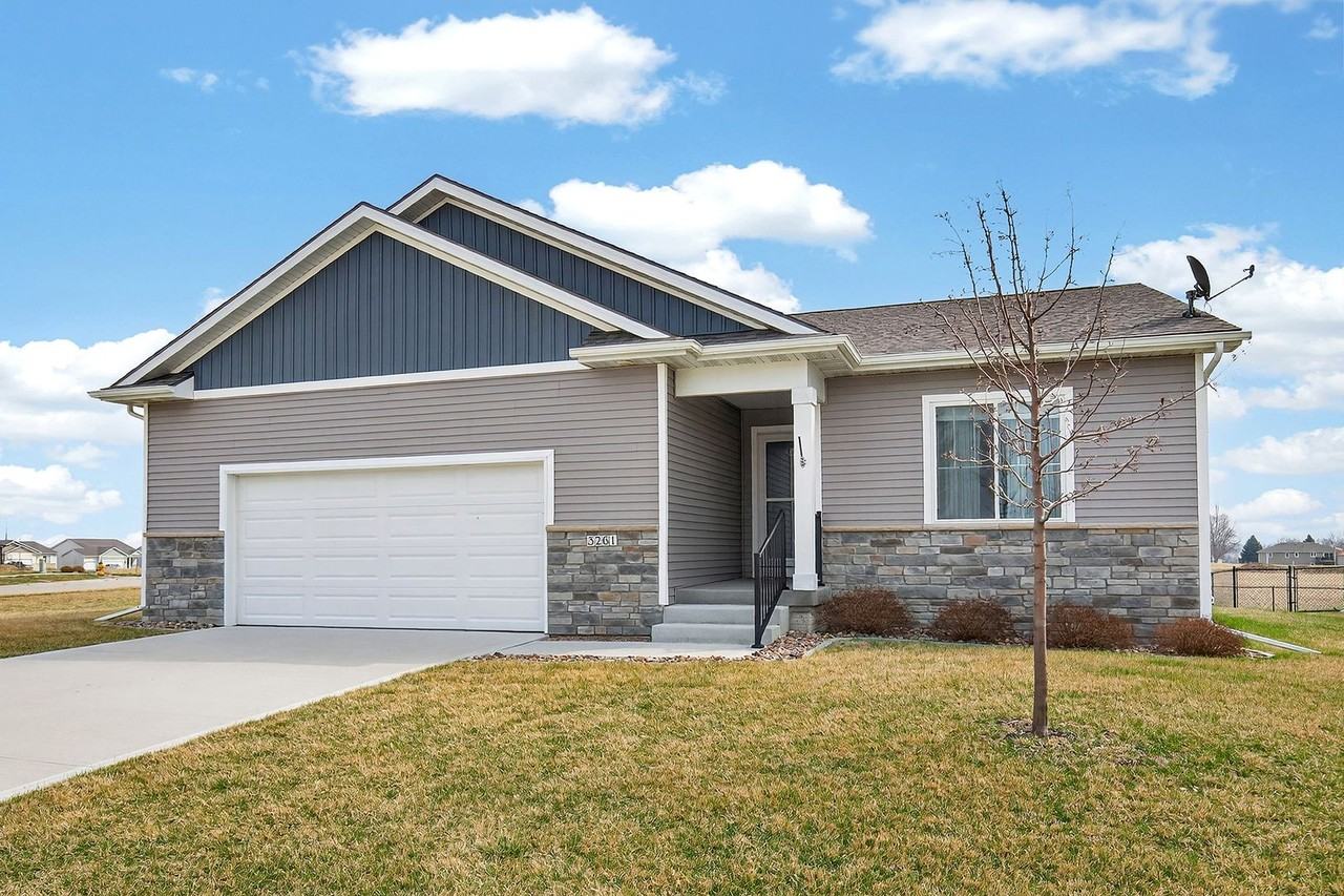 3261 Brook Landing Ct - Photo 2 of 30