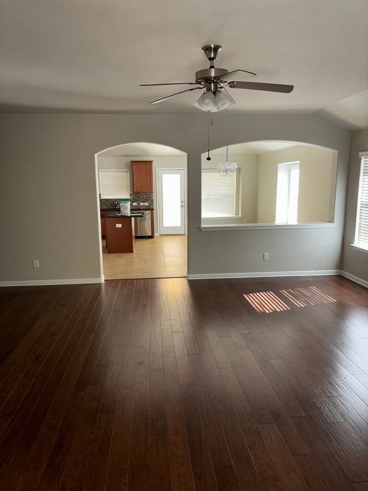 634 River Bluff Cir - Photo 5 of 37