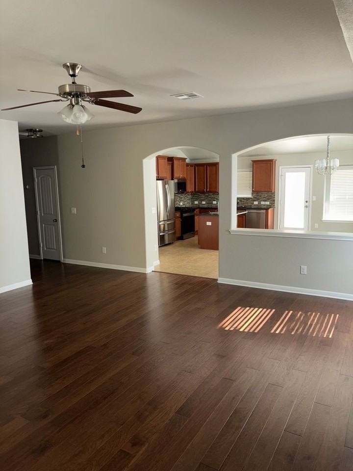 634 River Bluff Cir - Photo 6 of 37