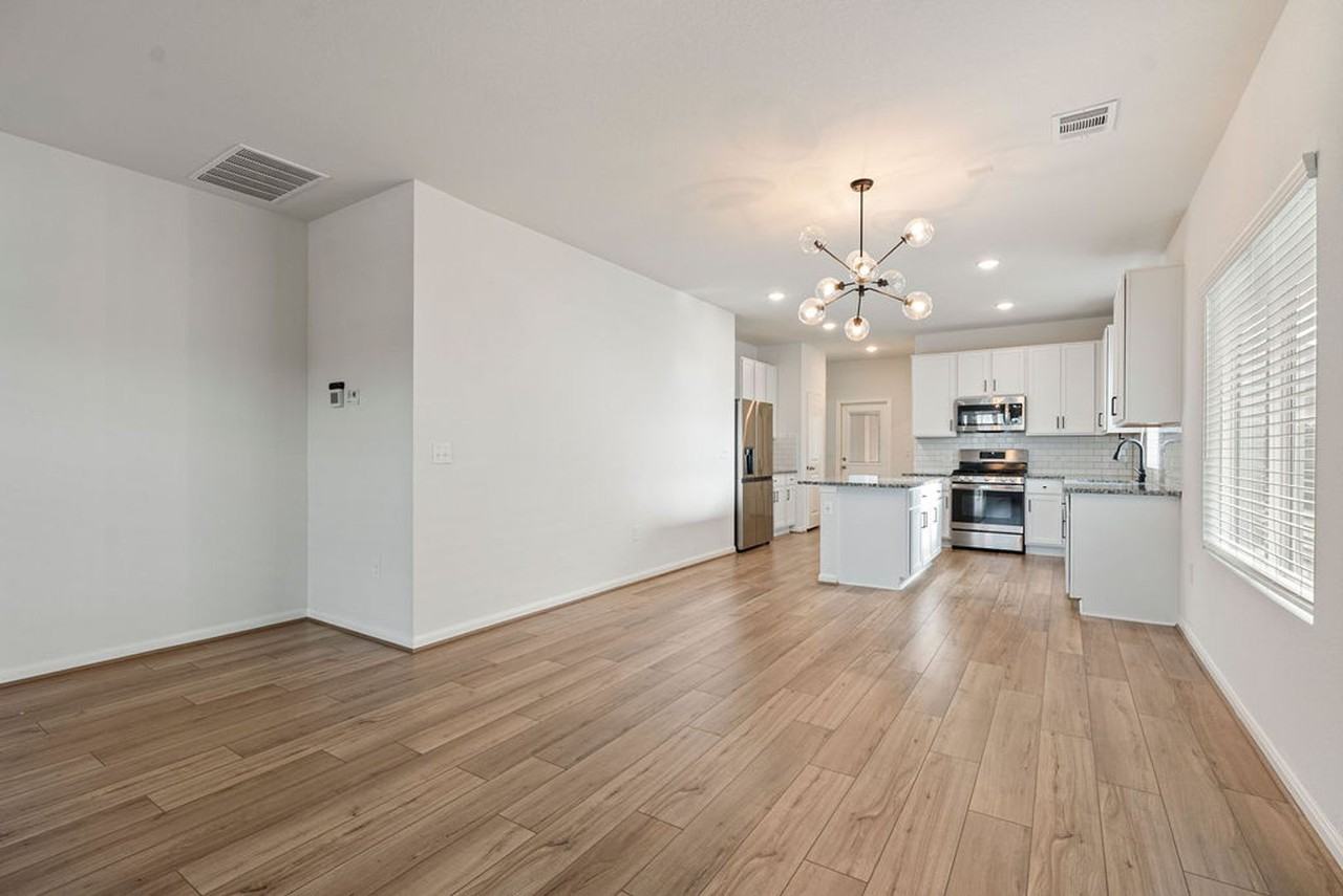 302 Timber Brook Dr - Photo 4 of 18