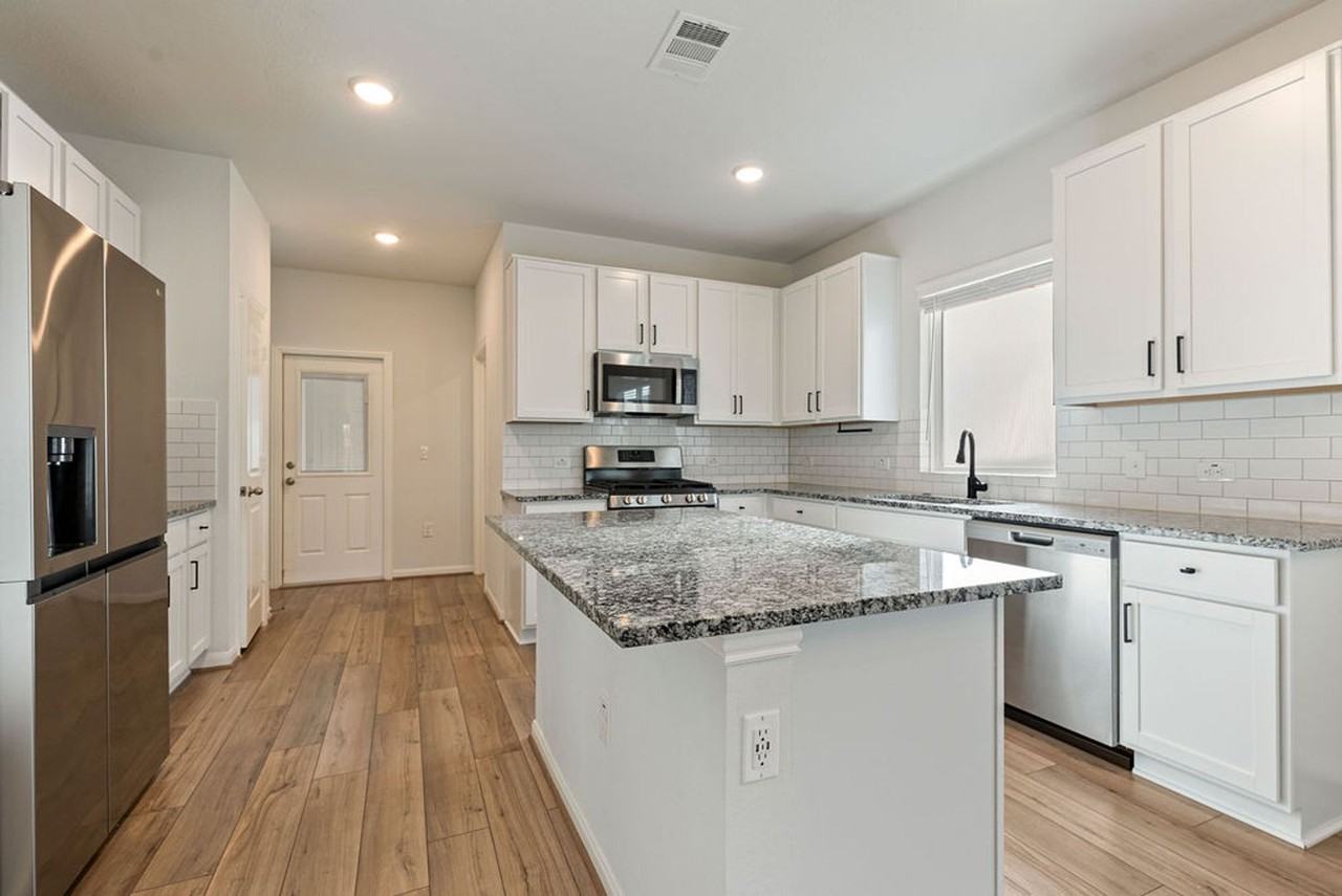 302 Timber Brook Dr - Photo 5 of 18