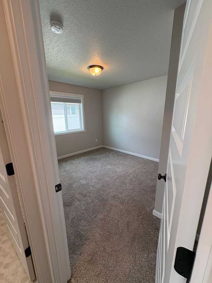 725 L St Ne - Photo 3 of 12
