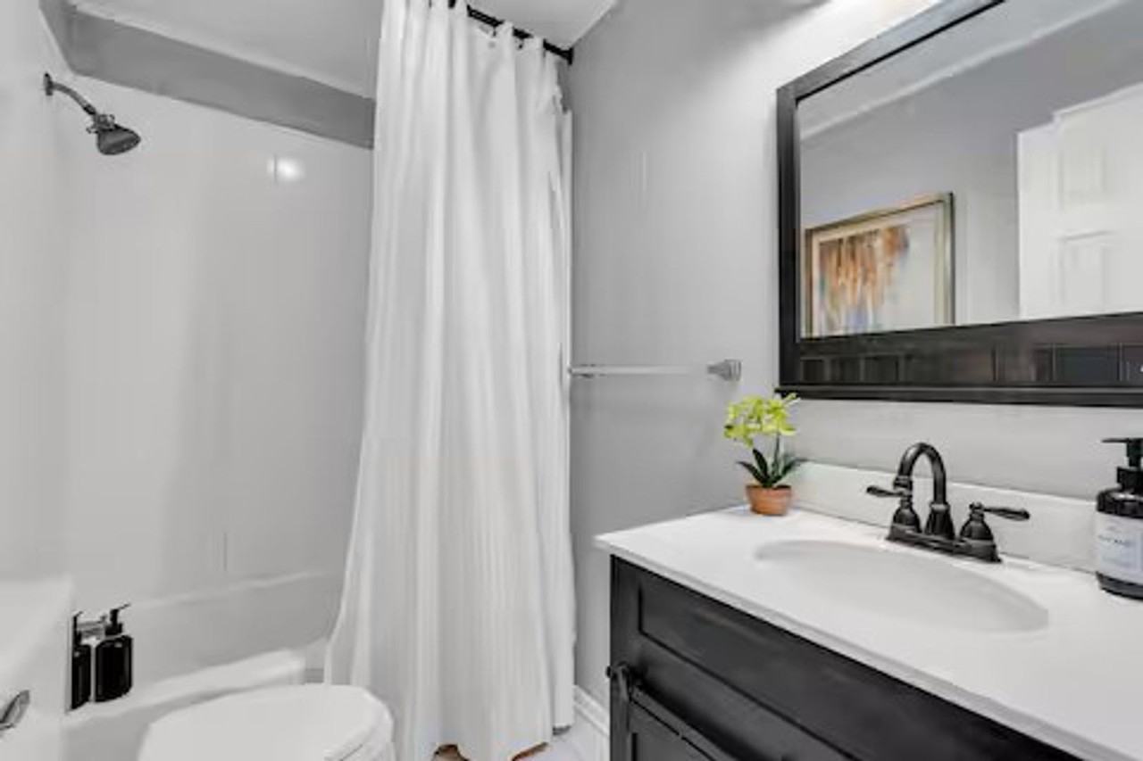 207 Lindbergh Blvd - Photo 3 of 20