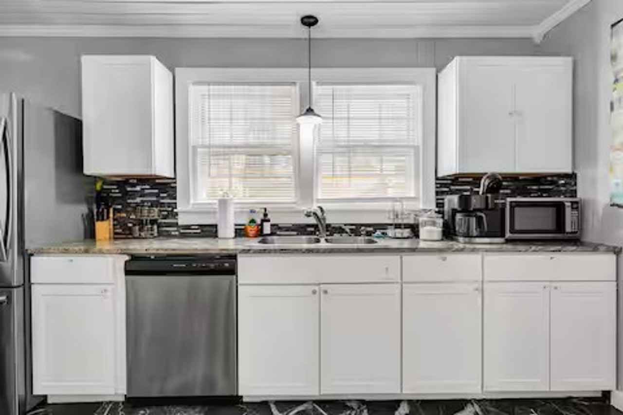 207 Lindbergh Blvd - Photo 6 of 20