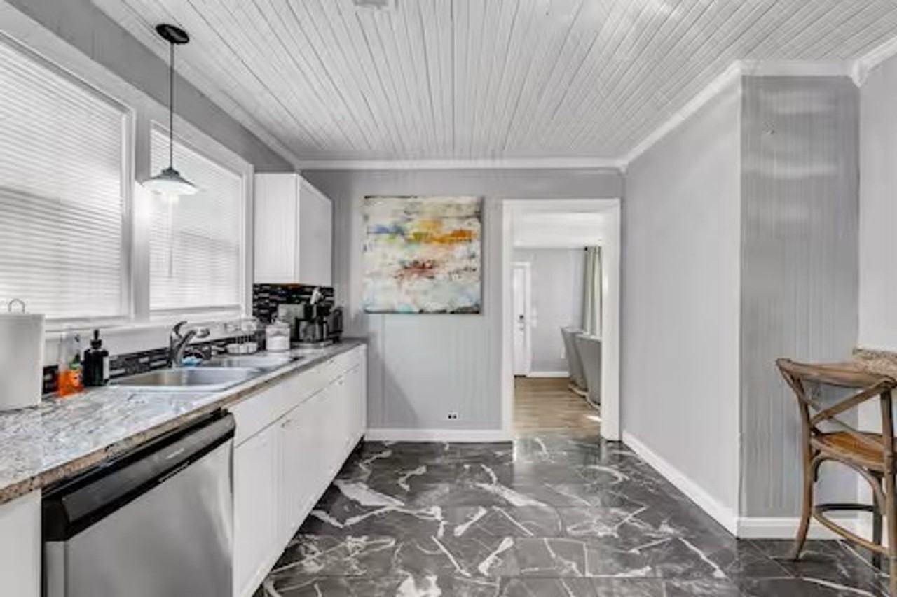 207 Lindbergh Blvd - Photo 7 of 20