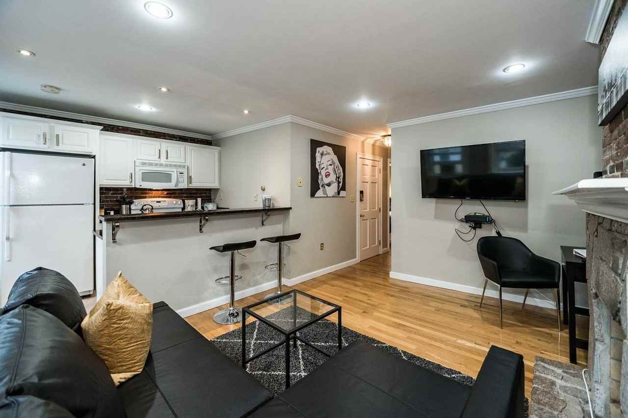 43 Grove St - Photo 4 of 10