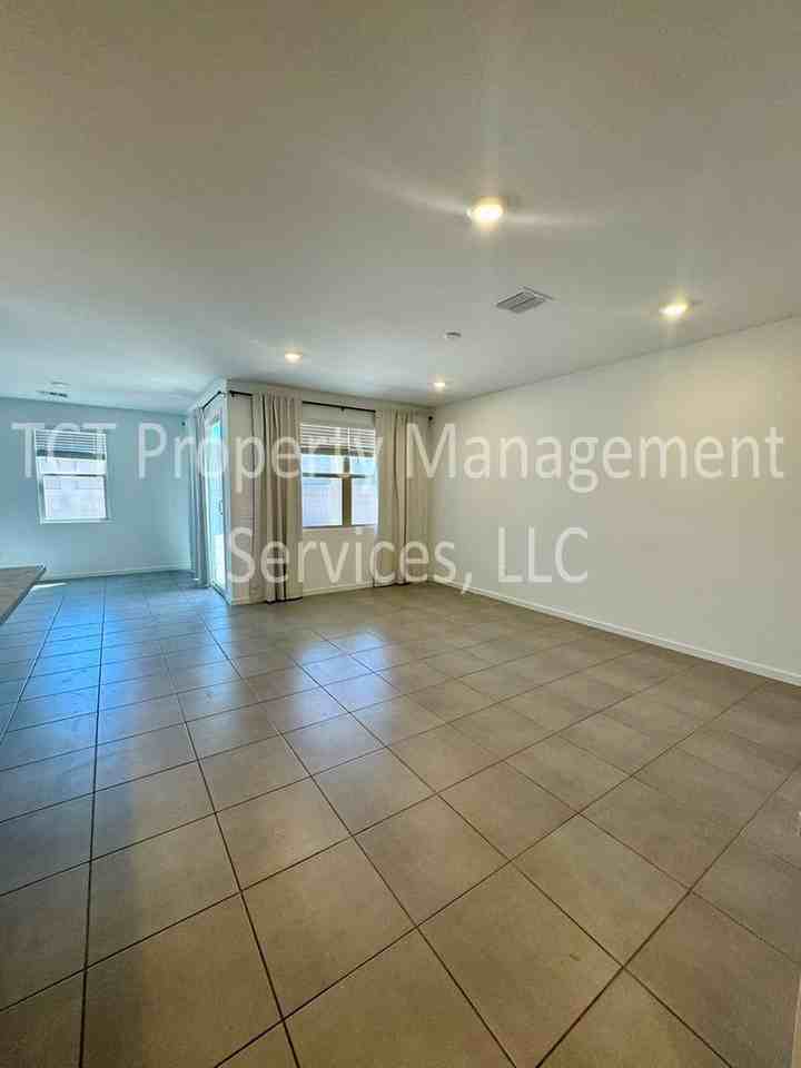 4265 W Janie St - Photo 5 of 14