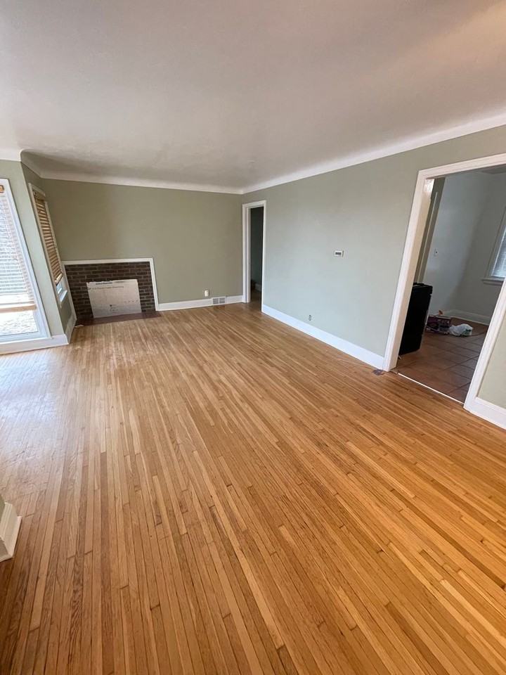 3209 E Superior St - Photo 4 of 19