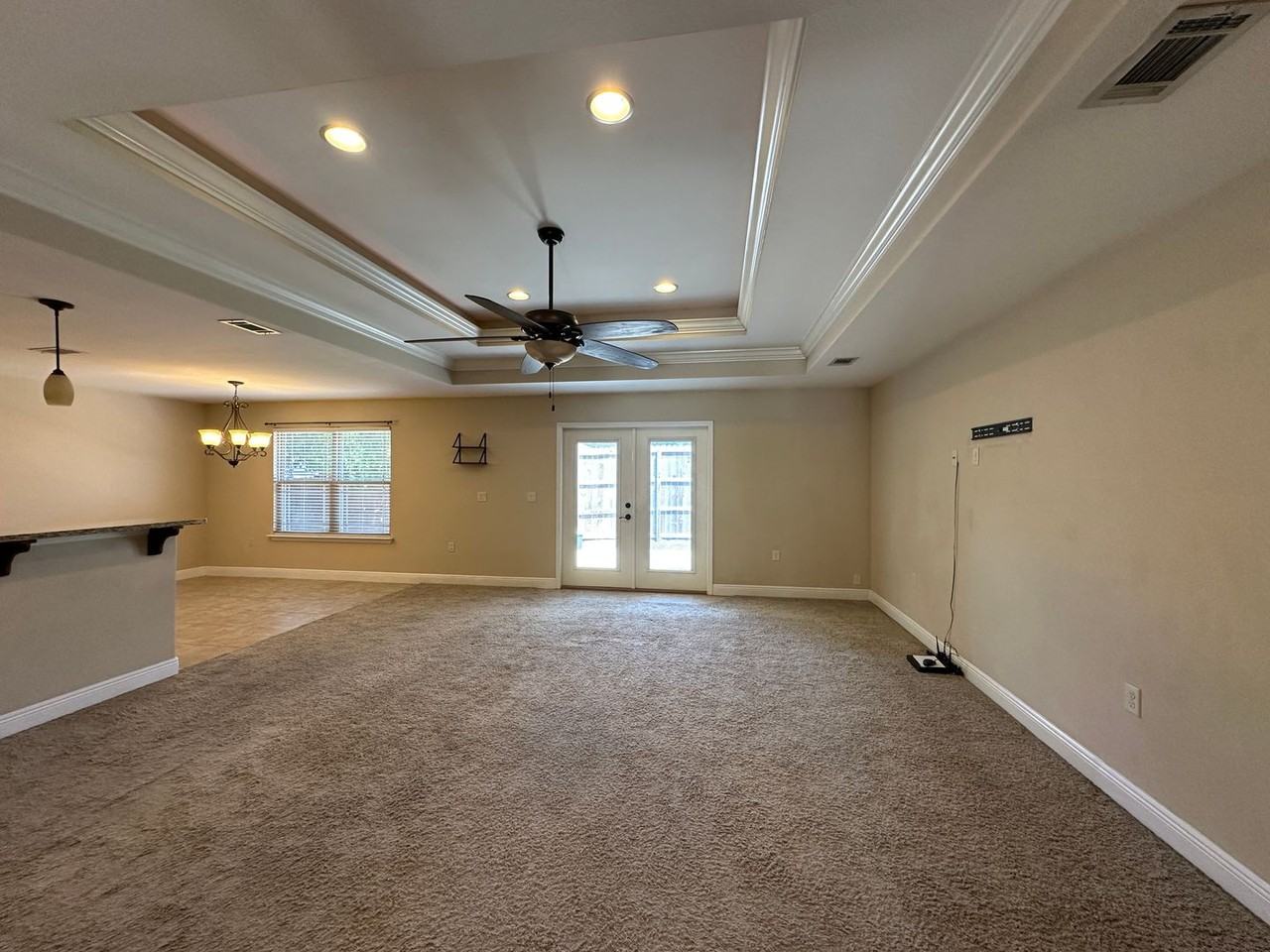 516 Grandridge Dr - Photo 3 of 26