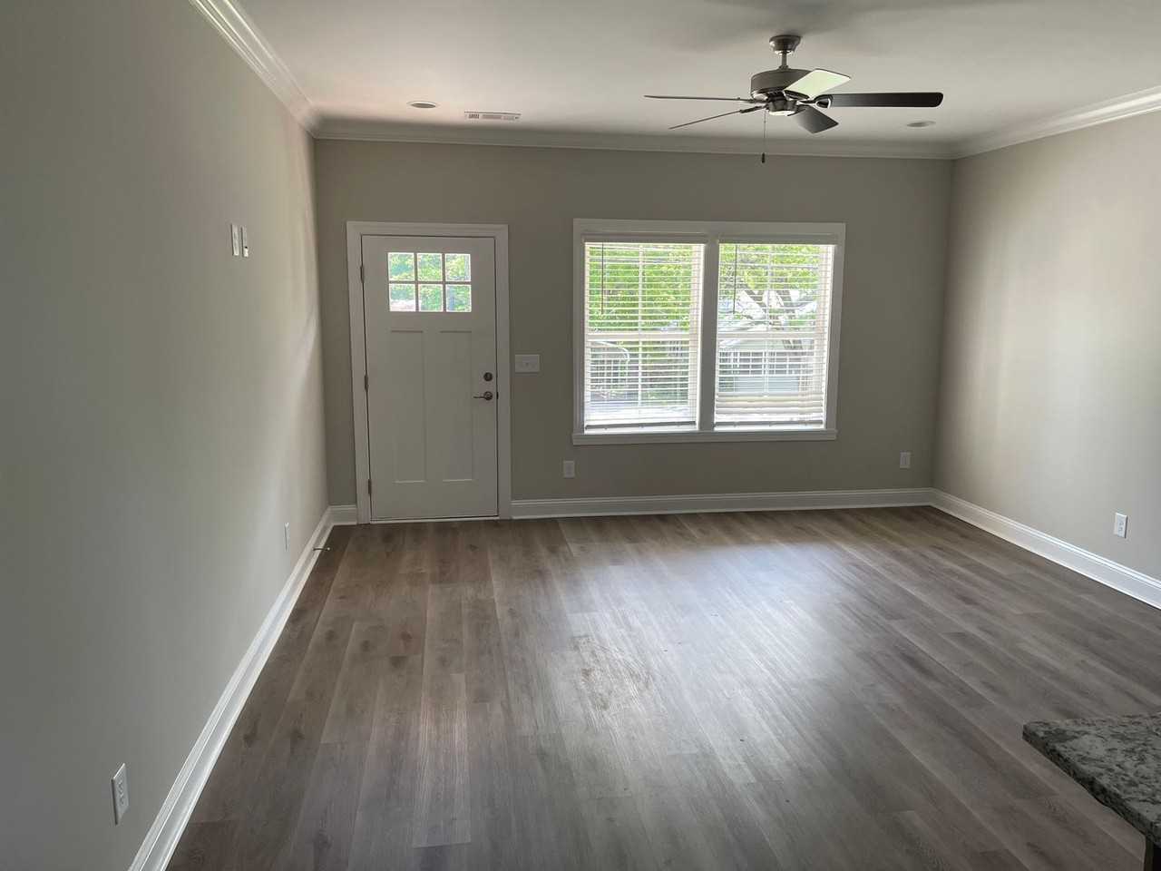 1302 Spring Dr - Photo 3 of 12