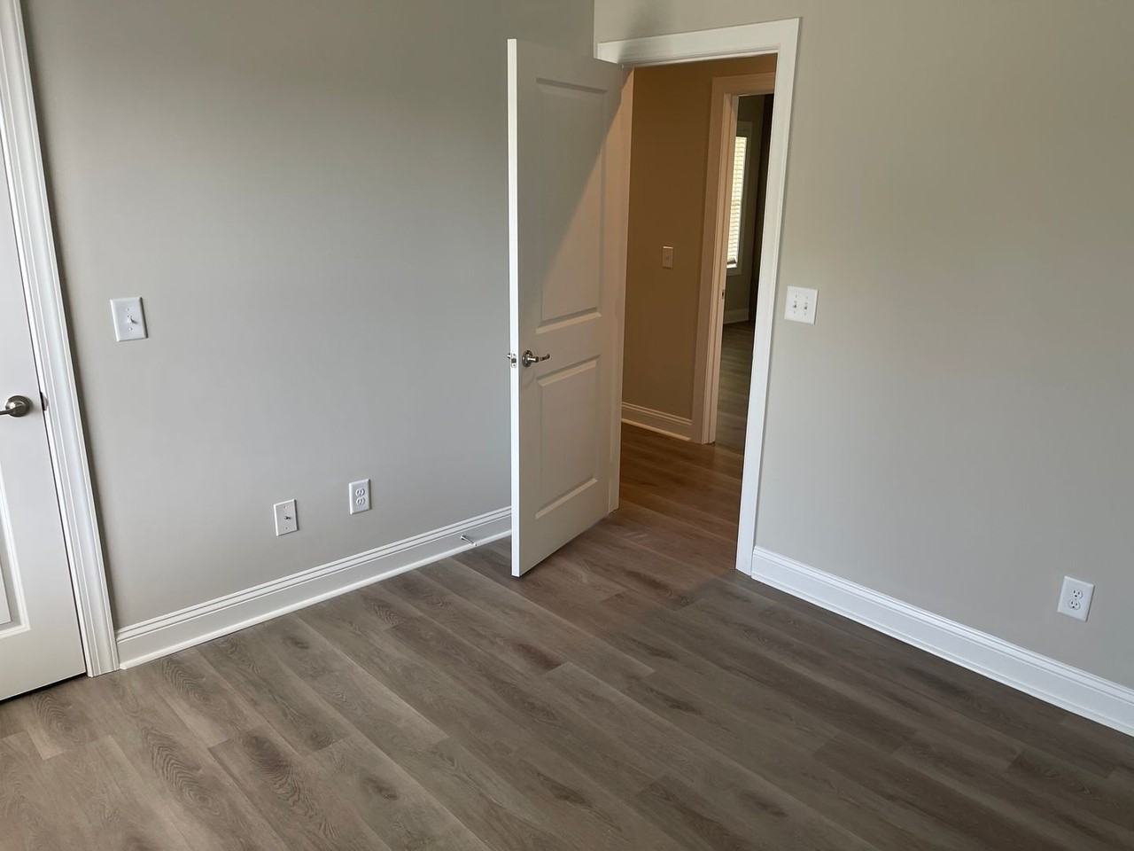 1302 Spring Dr - Photo 6 of 12