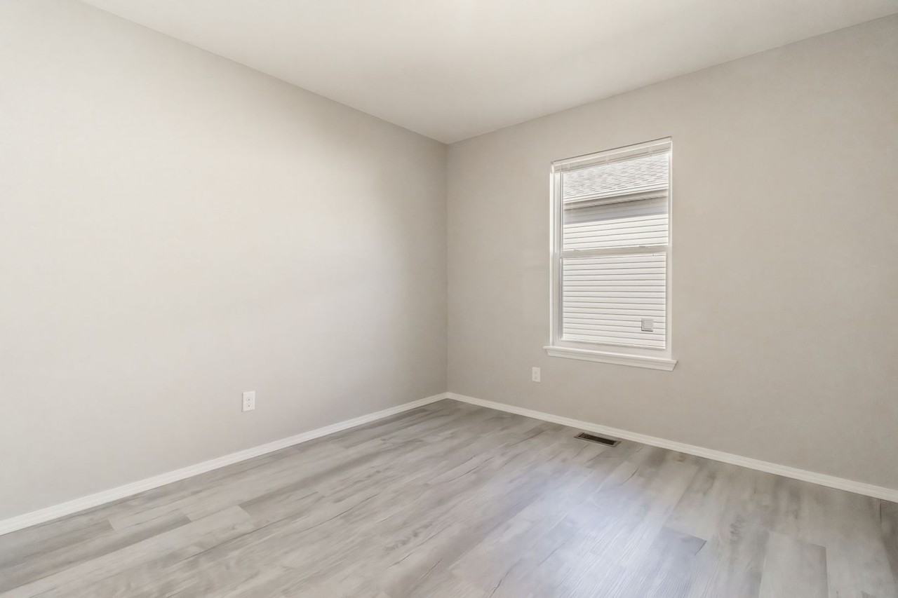 3465 N Nixon Ave - Photo 2 of 18