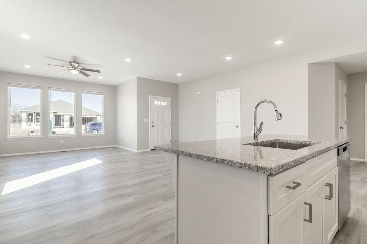 3465 N Nixon Ave - Photo 5 of 18