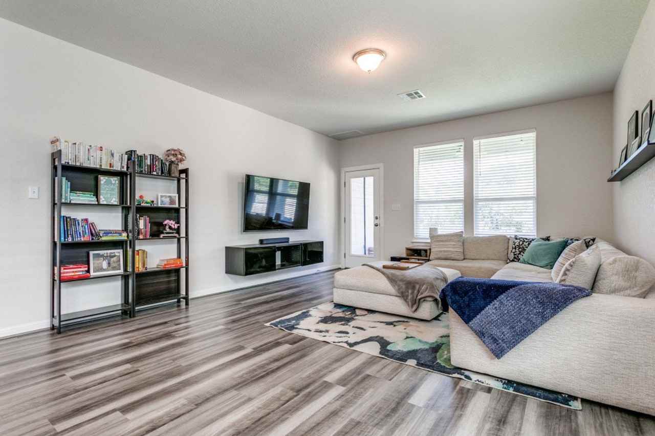 15051 Summer Lynn Pl - Photo 7 of 38