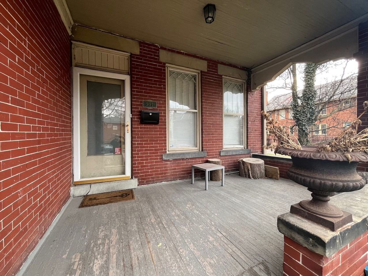 991 Bryden Rd - Photo 2 of 35