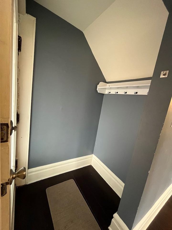 991 Bryden Rd - Photo 3 of 35