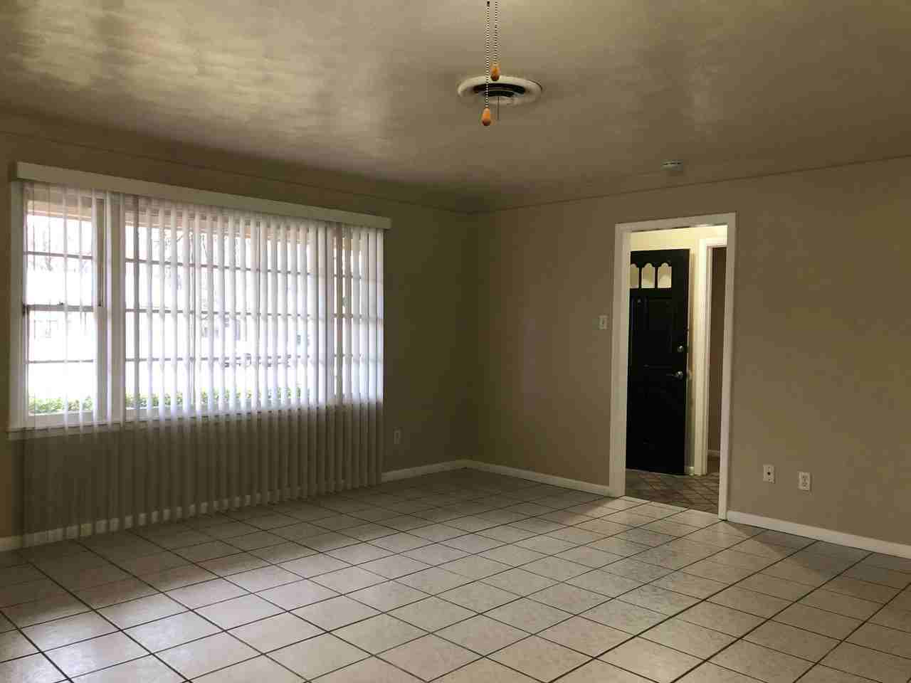 3513 Wosley Dr - Photo 2 of 17